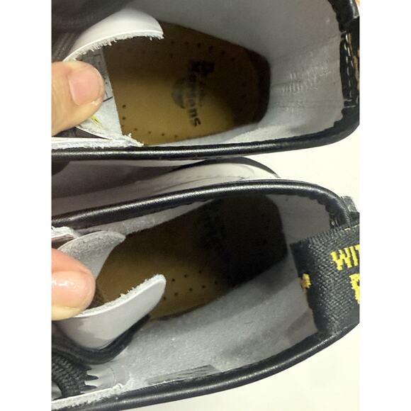 Dr. Martens 1460 Women’s White Patent Leather 8-Eye Boots Size 6‎ US - Picture 9 of 9